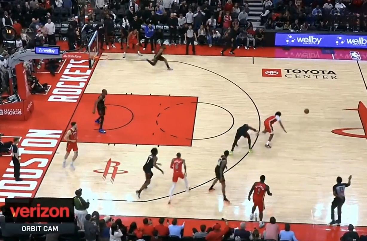 火箭五连主首个主场107:105战战兢兢算是拿下鹈鹕。
从鹈鹕边线球失误到杜兰特