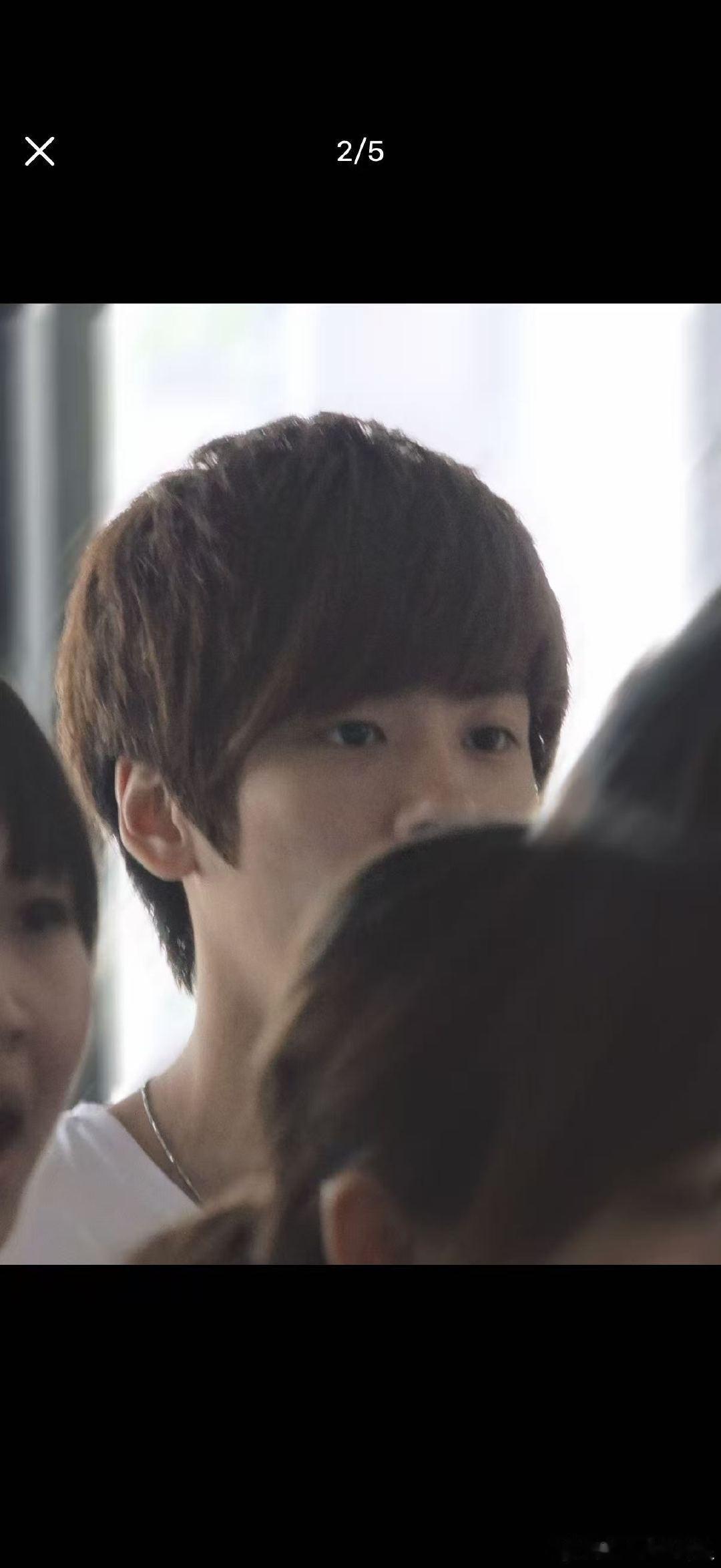 魏哲鸣大学时期旧照上学把魏哲鸣当成卖衣服的 原来魏哲鸣大学这么优秀，既是班长又颜