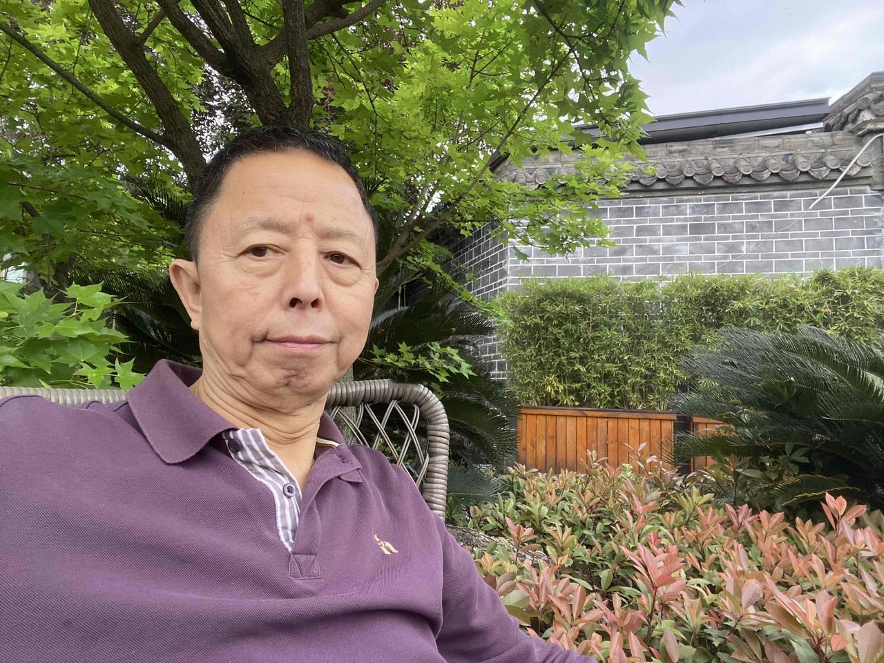 阵地被夺，俄军向乌军机器人投降！

各位网友早上好，今天向大家报告一则战况消息：