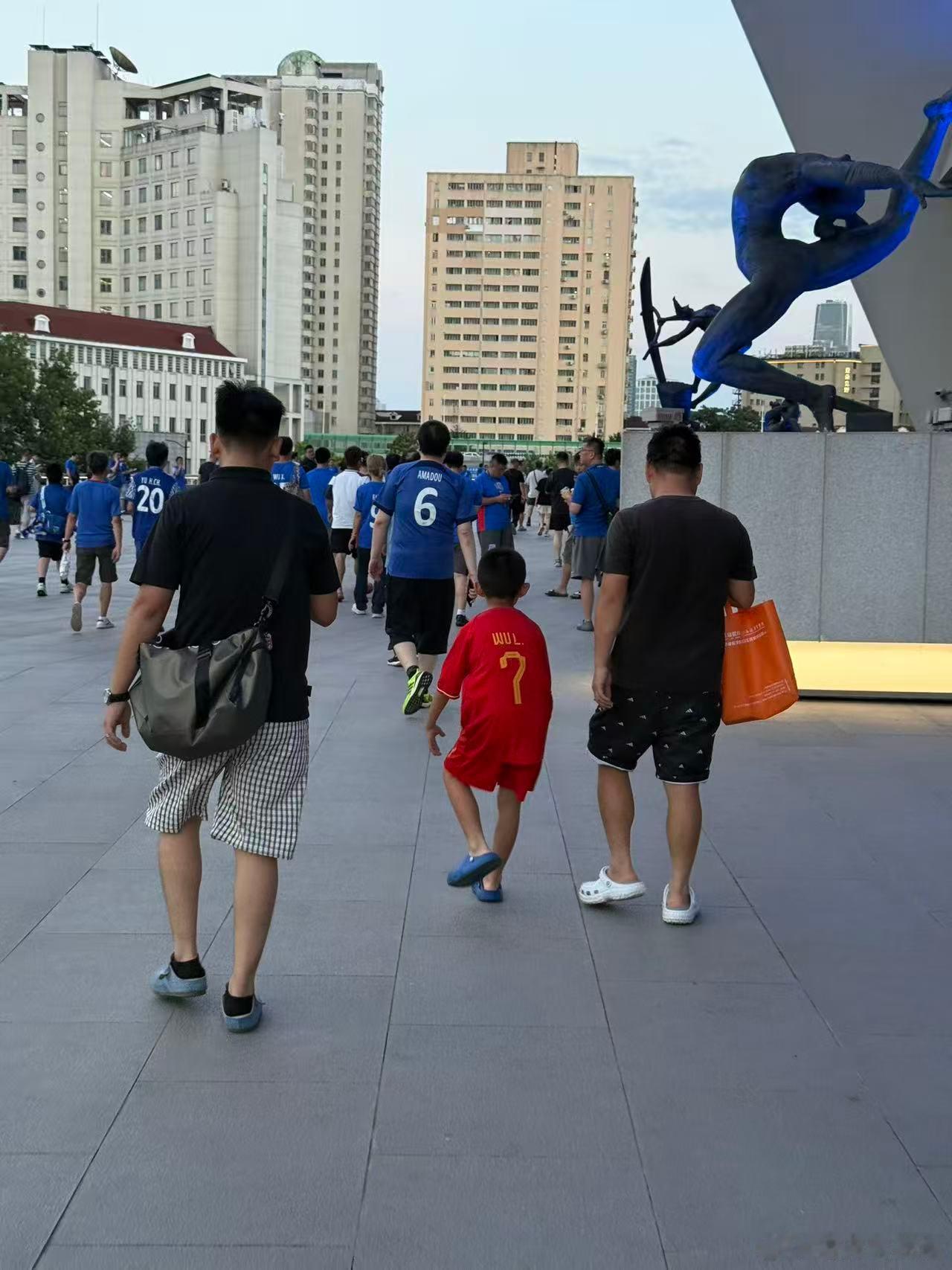 宗丧都是遗传的 