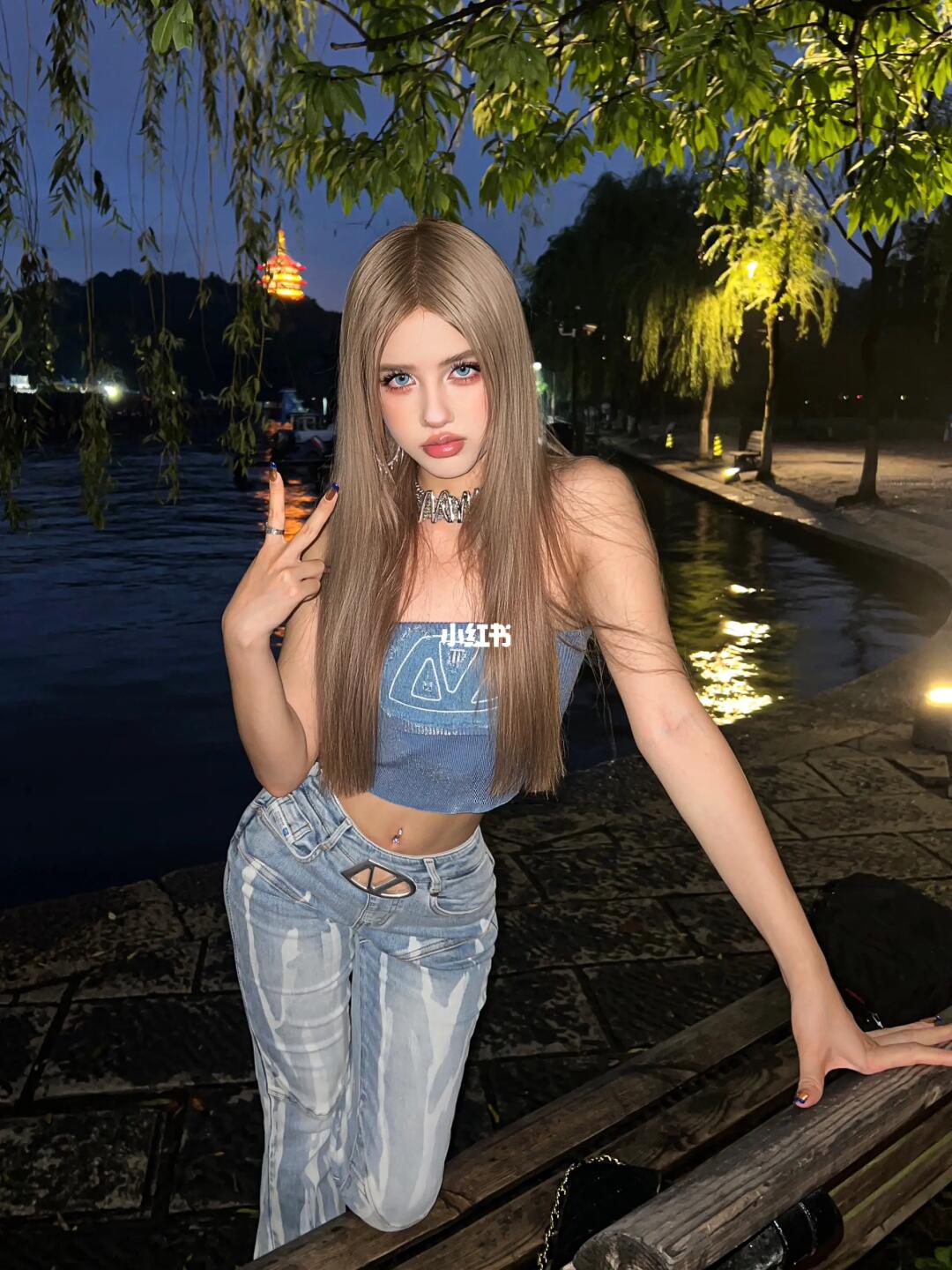 🍕🚶‍♀️🌧️ 在杭州闲逛的一天