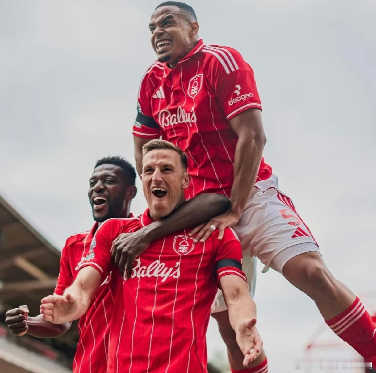 今晚欧罗巴小组赛第6轮，荷甲球队乌德勒支坐镇主场迎战英超劲旅诺丁汉森林。此役战意