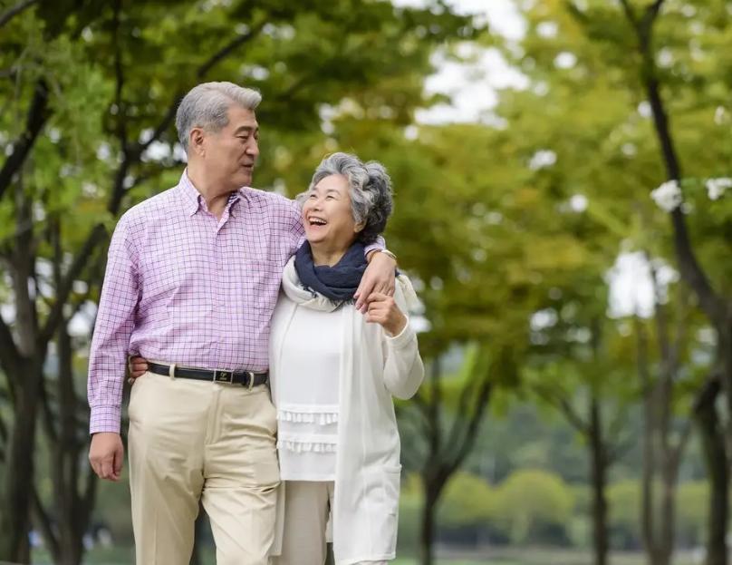 寿命决定期是65岁，不论男女，走路有这3个表现，不想长寿都难

“我从来没想过自