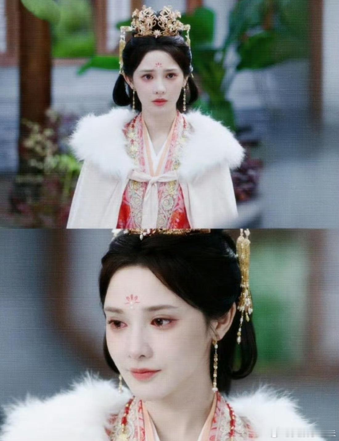 见过彭小苒的素衣才懂，美人的高级感从不需要“用力”。一袭月白长衫似揉碎了云雾，松