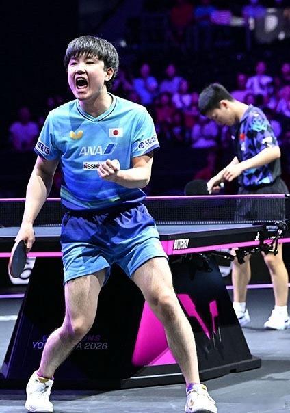 张本智和说面对国乒年轻选手压力消失了这个张本还是那么狂，赢了一场话是不是太多了，