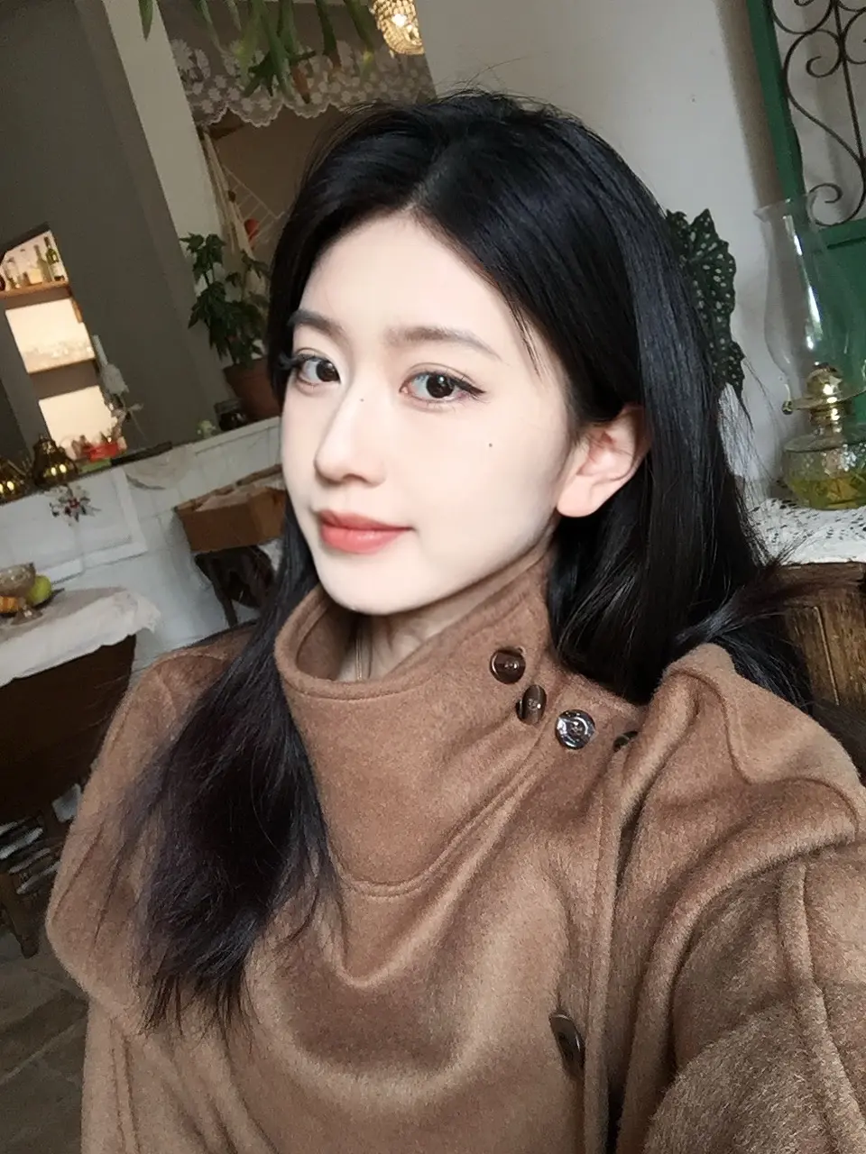 你又在哭泣 我给不了安慰。