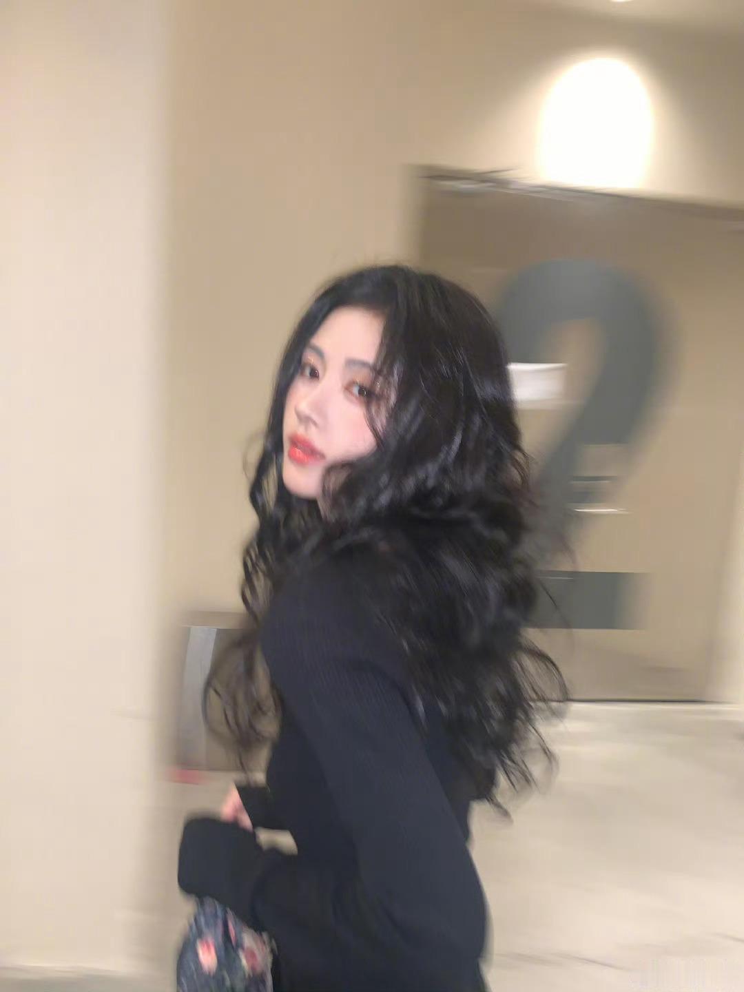 鞠婧祎苏绿夏 jjy鞠婧祎阿黛 “晚风带着你的笑懵懵懂懂 有万分之一的心动在你的