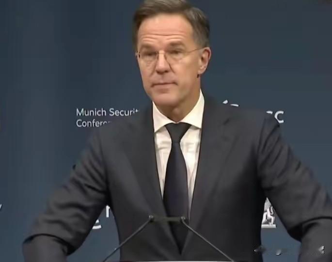 北约要下场了？据英国媒体报道，北约秘书长吕特11日叫嚣:西方要面临一场我们祖辈、