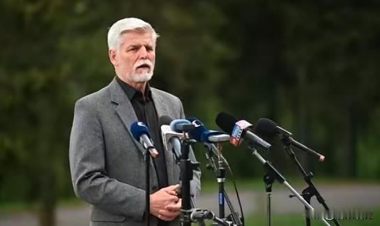 这恐怕是近代史上第一位被中国打入冷宫的一国首脑了！2025年8月，中国宣布跟捷克