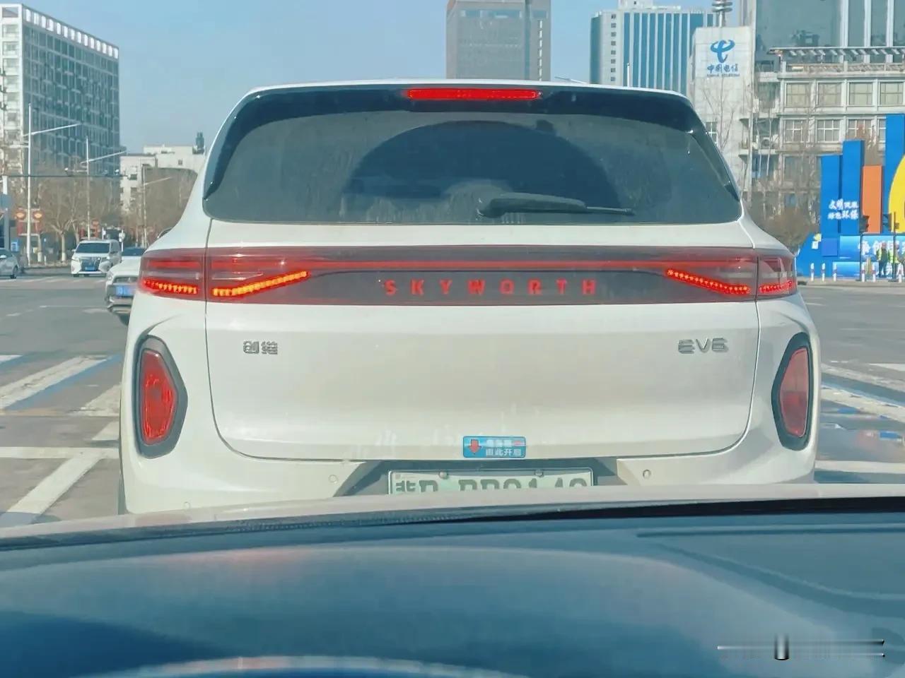 第一次看到家电品牌也开始生产电动车，难道新能源领域的技术壁垒已经不复存在了吗？
