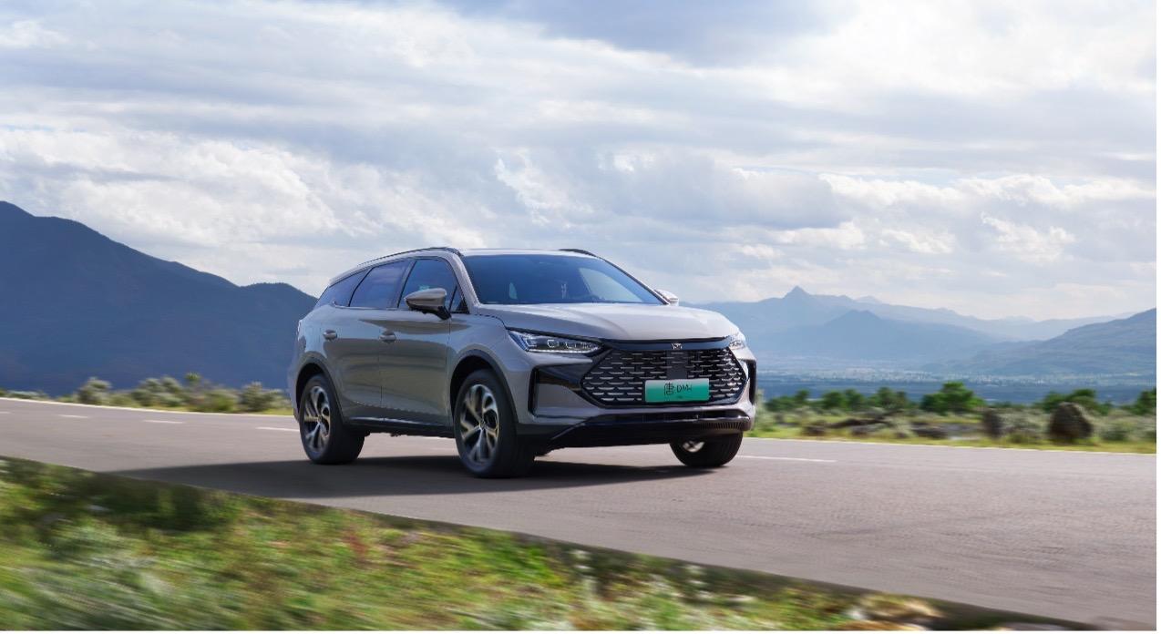 2025款DM-i 115KM尊荣型，刚买车不到2个月就停产，成了老款。新升级的
