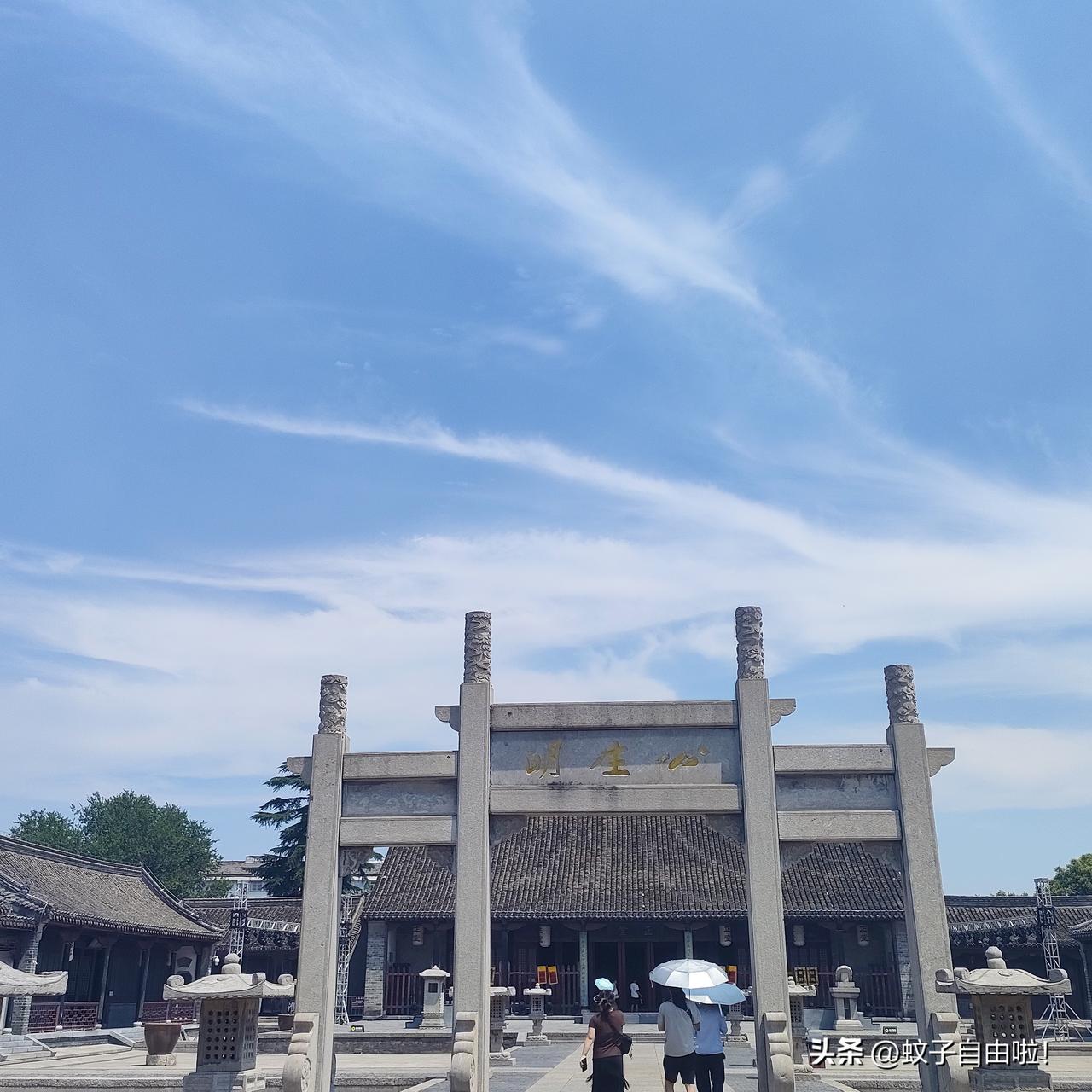 昨天忙活一天，孩子说好久没去游乐场了，问周日能不能去？我思考了一下，可以去。遂问
