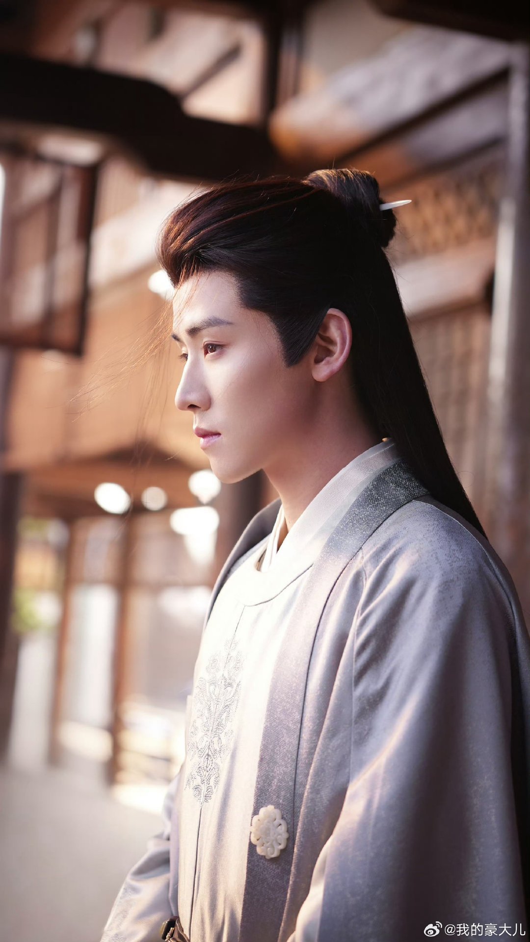 任豪发长文告别逐玉 他用李怀安的口吻，说出了那些藏在戏里的心事。宿命推着他走，他