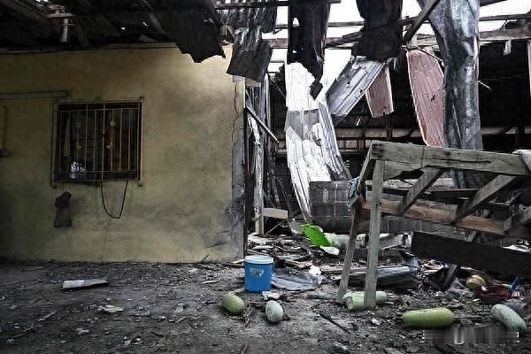 13条战线，50万人逃离！泰柬边境打成一锅粥 美国调解为何又失灵。[嘘]

当地