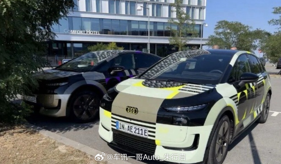 奥迪A2的低伪装实车图亮相新车采用了x5同款的小耳朵门把手设计整车的溜背基本是完