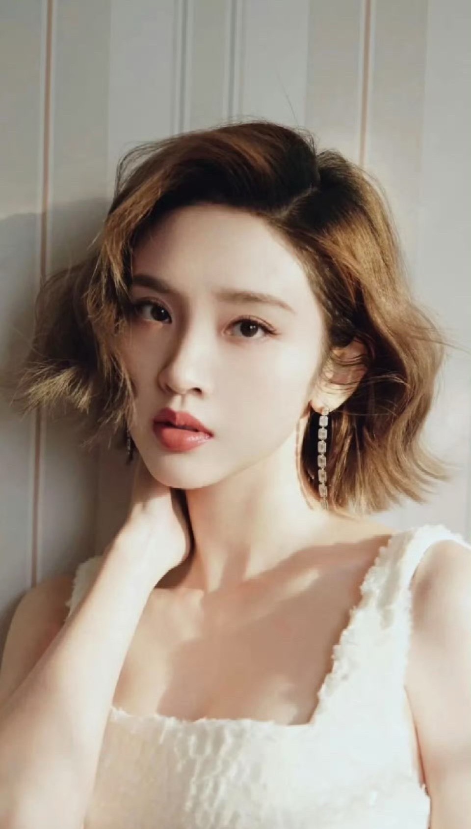 张若昀去哪了张若昀虽然没出现给祺贵人送考，但是助理在，期待姐姐的初舞台呀乘风20