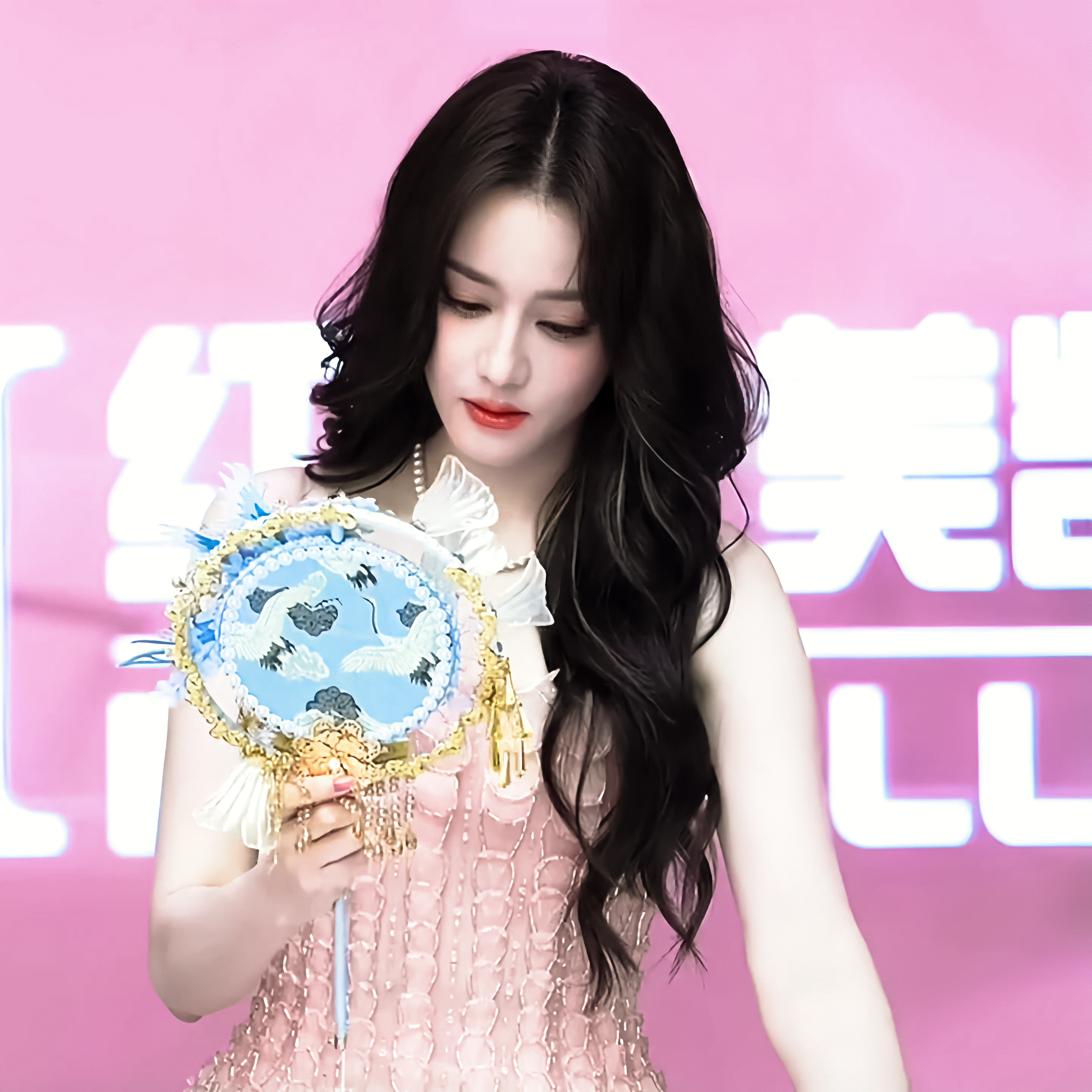 女神你继续红星美凯龙品牌代言人迪丽热巴