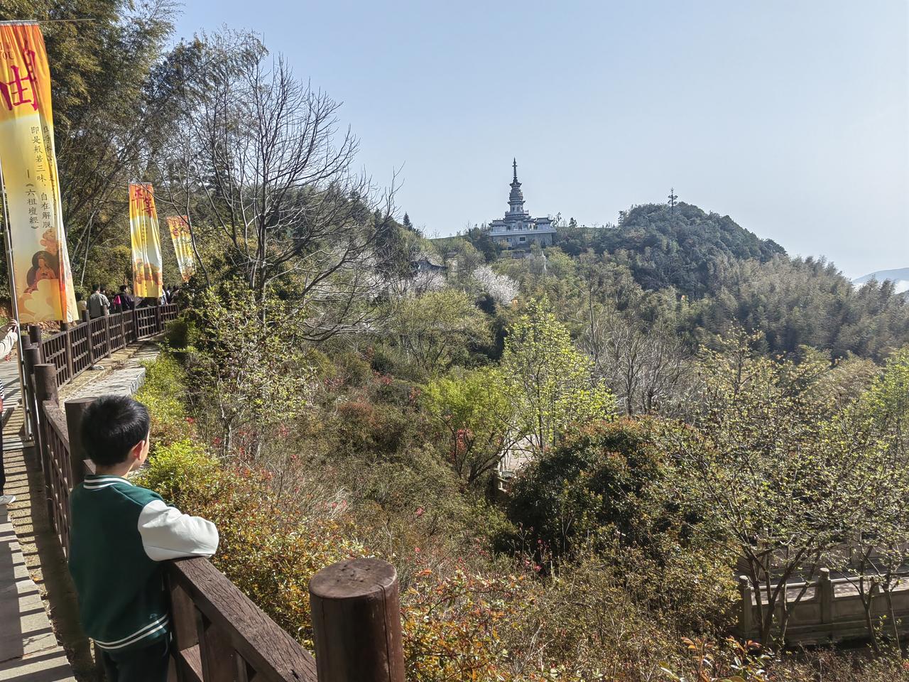 径山寺，又名万寿禅寺，位于浙江省杭州市余杭区径山镇径山村，始建于唐天宝四年（74