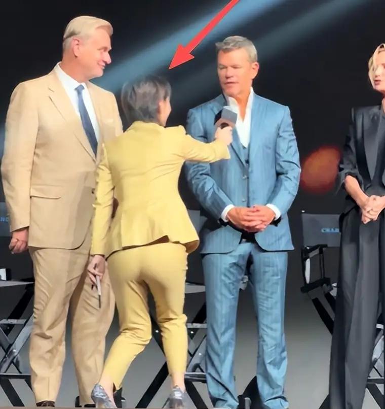 “陈璇蹲”可不是什么体操动作，而是能写进播音主持专业教科书的经典案例 !

一个
