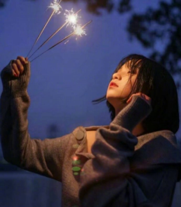 我想所谓孤独就是你面对的那个人他的情绪和你自己的情绪不在同一个频率—— 《十一种