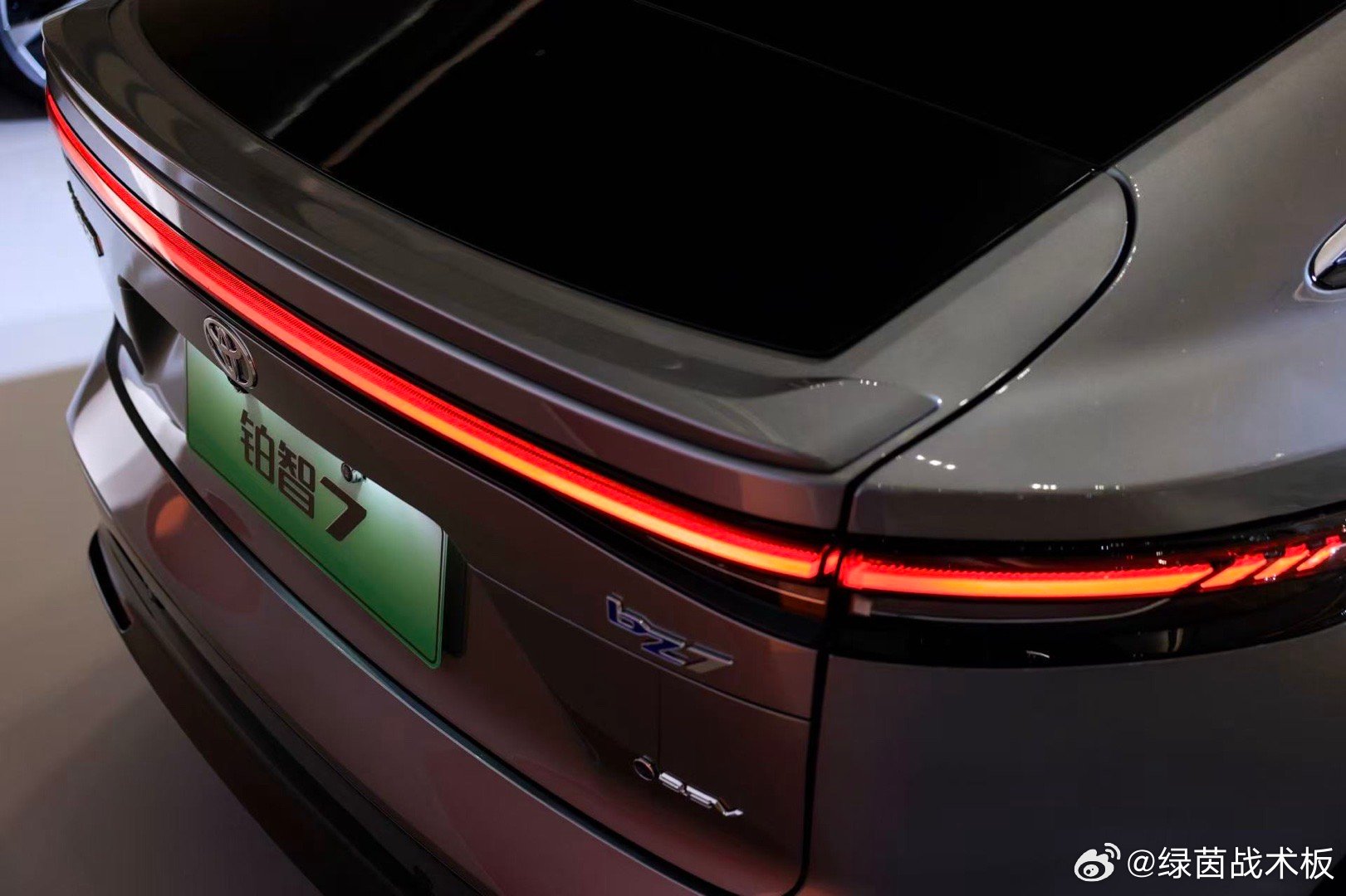 限时5千元选丰田智能预瞄双腔空悬铂智7这波预售太有杀伤力，15.68万—20.9