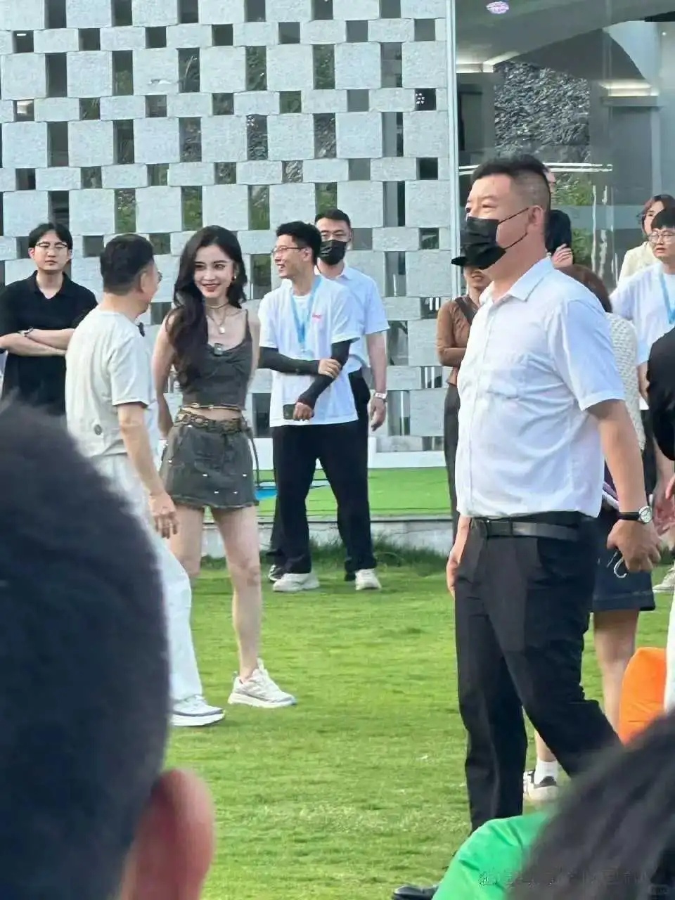 黄晓明到底是怎么想的？ ​​​