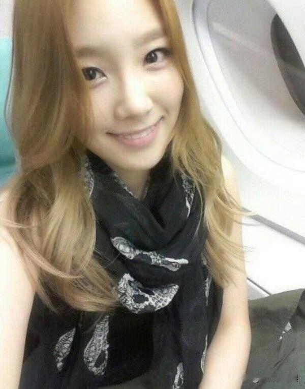 SM官宣和少女时代泰妍续约！泰妍是少女时代的主唱担当，唱功一绝，高音稳，情感细腻