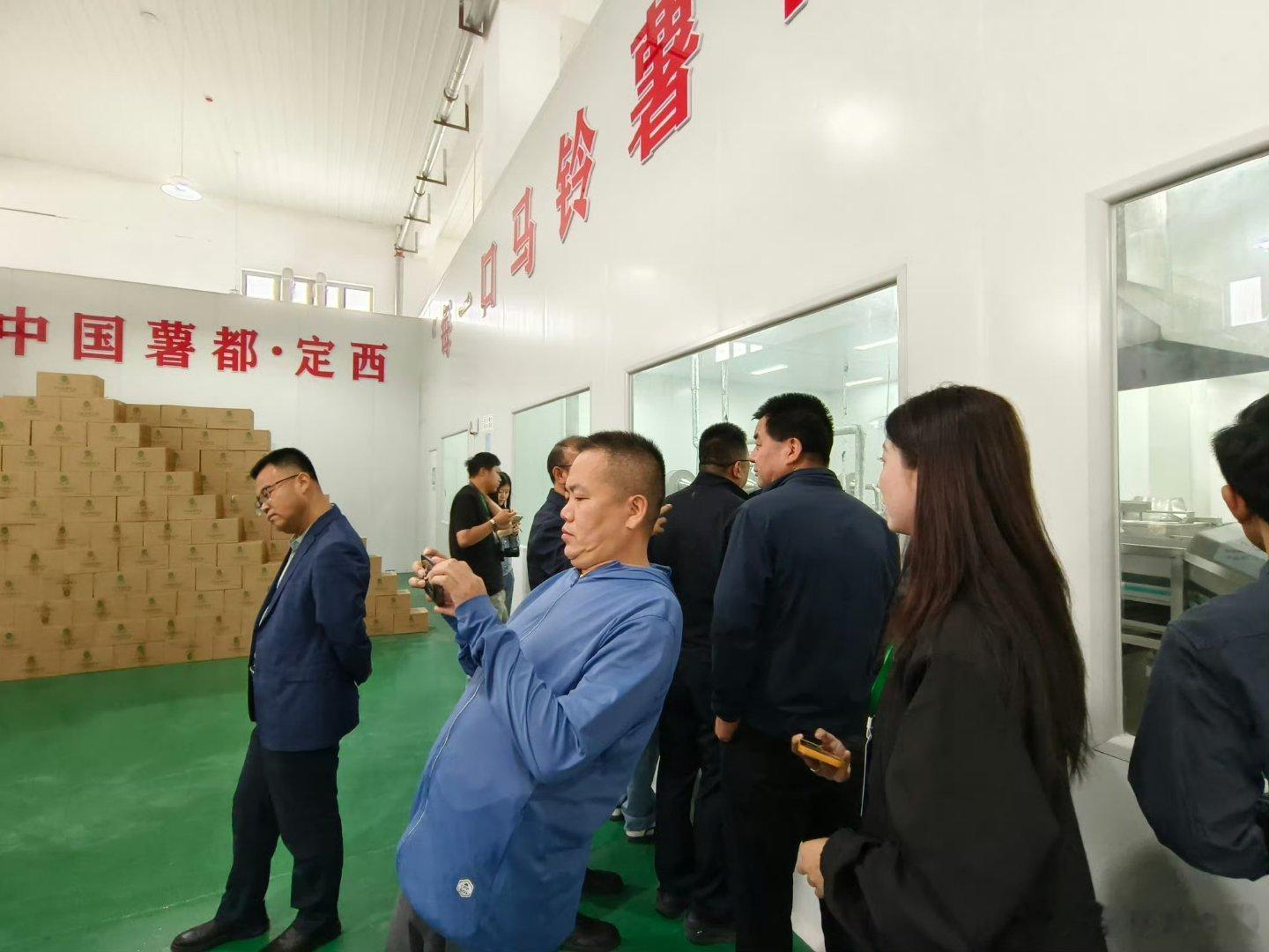 甘肃仁勤源达绿色薯业【智能洁净车间里的低碳实践】 走进甘肃仁勤源达的标准化生产车