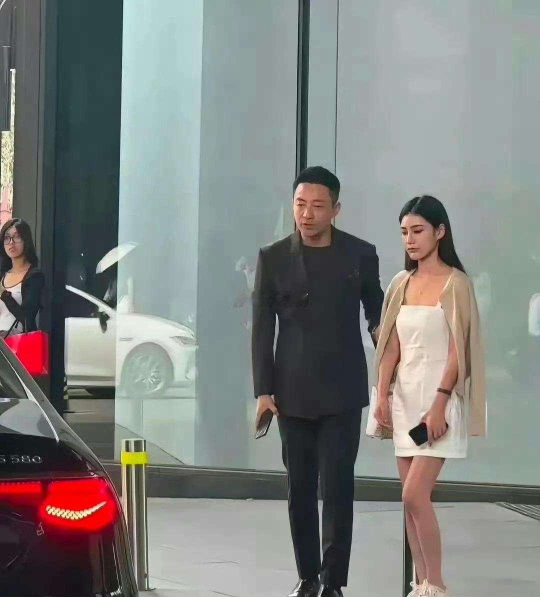感觉是想要的想那个包包没给买，又在发脾气 ​​​