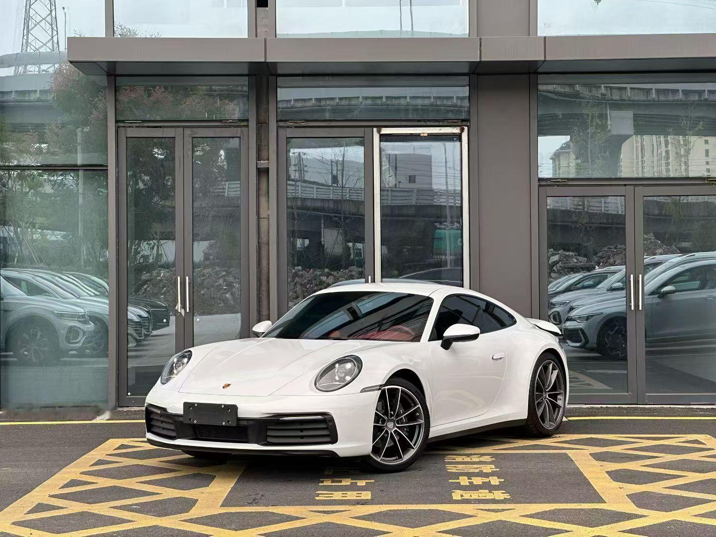 24年保时捷911白外红内 2000公里原版原漆 带车衣 ​​​