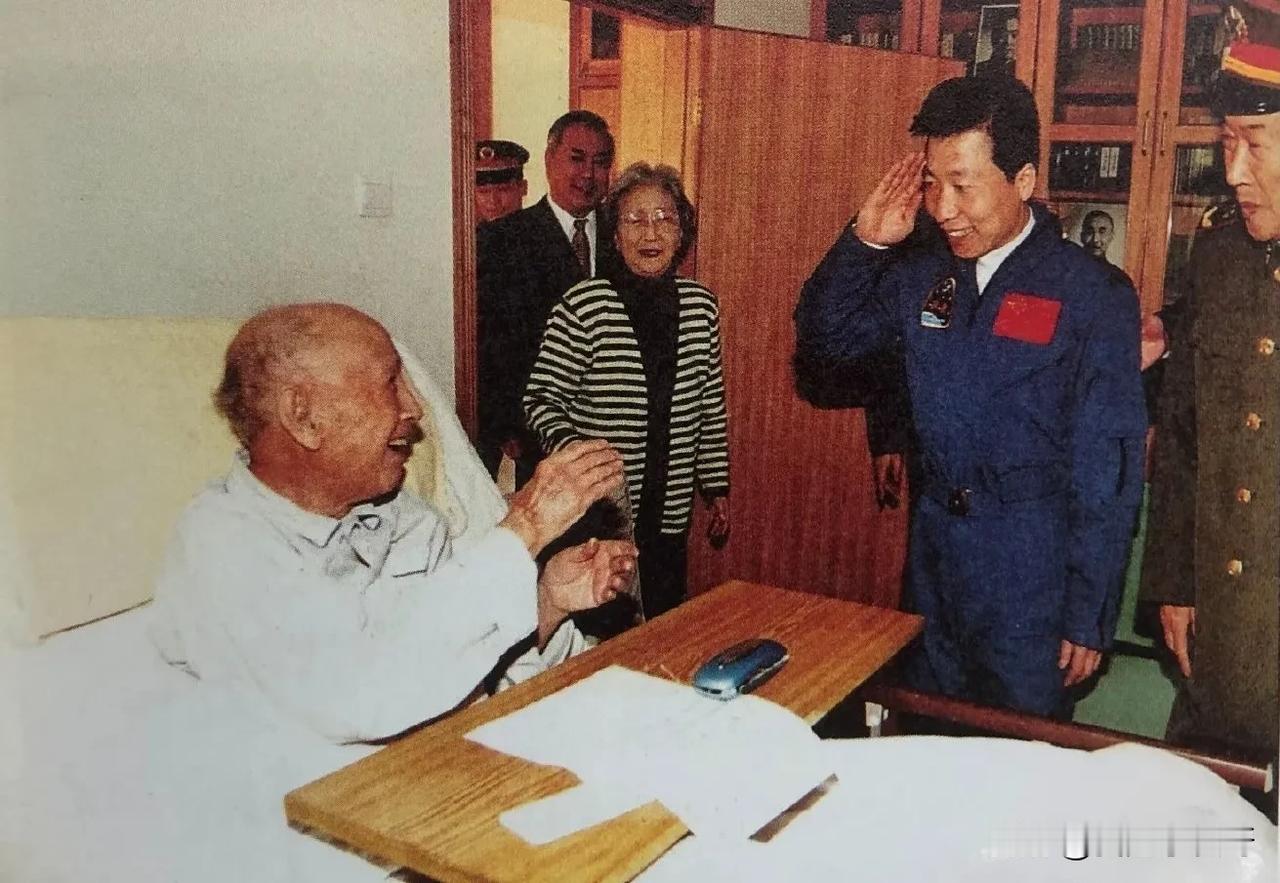 真没想到，杨利伟竟然跟钱老见过面[震惊]