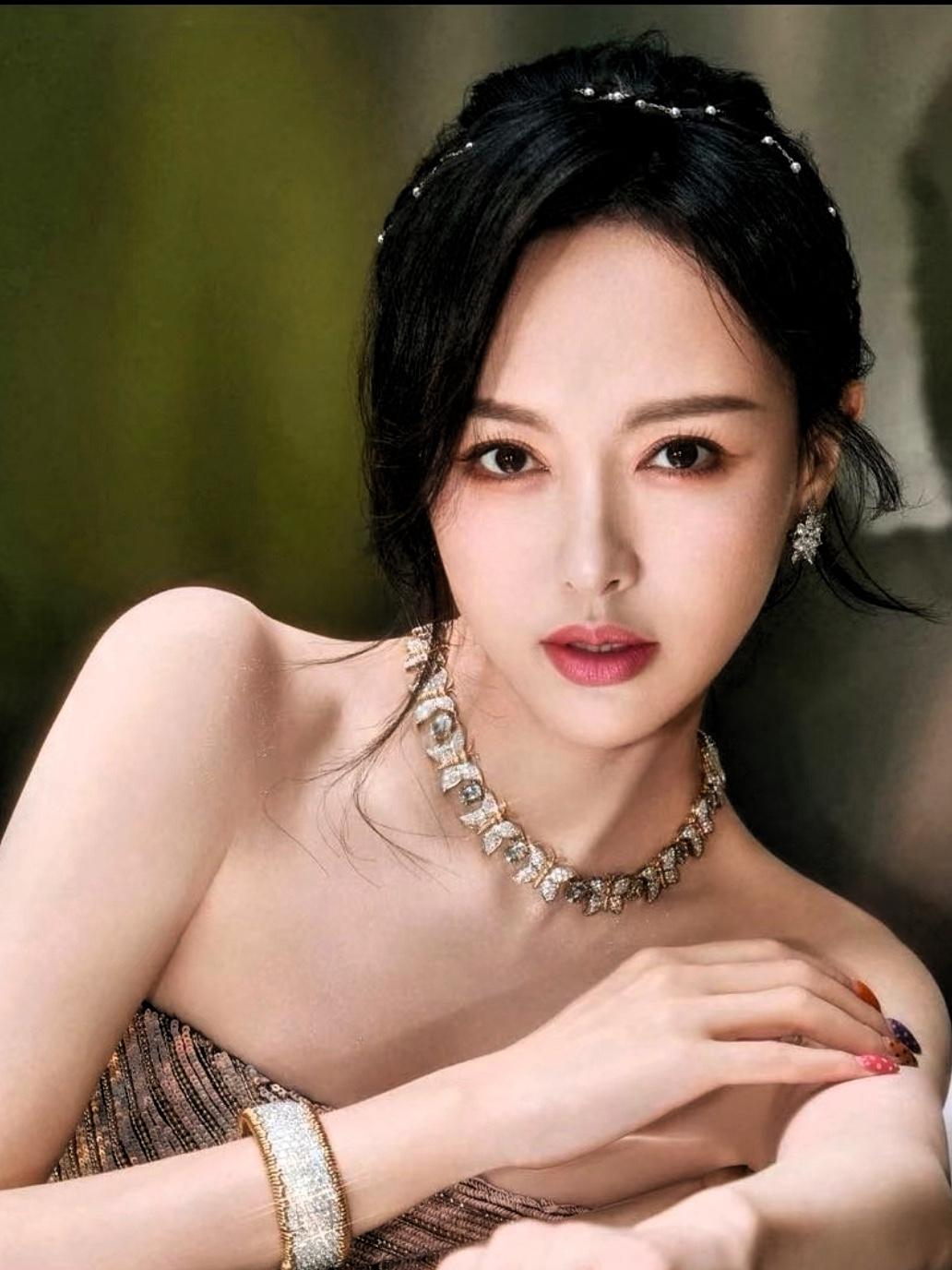罗晋终于忍不住吐槽！
估计嫣唐‬这辈子是改不了！
结婚多年还像个小女孩！

41