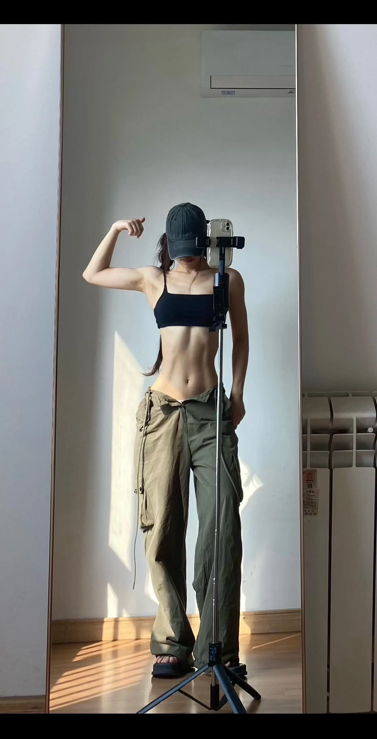 如果那么容易被打败
那这些年的路就白走了
斩断昨日之枷锁
今日方知我是我
