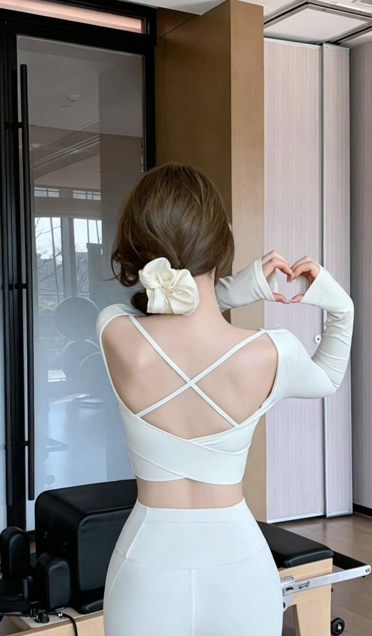 运动女孩自拍，健康生活每一天！💪🏋️‍♀️运动少女自拍 健身女性穿搭 运动风