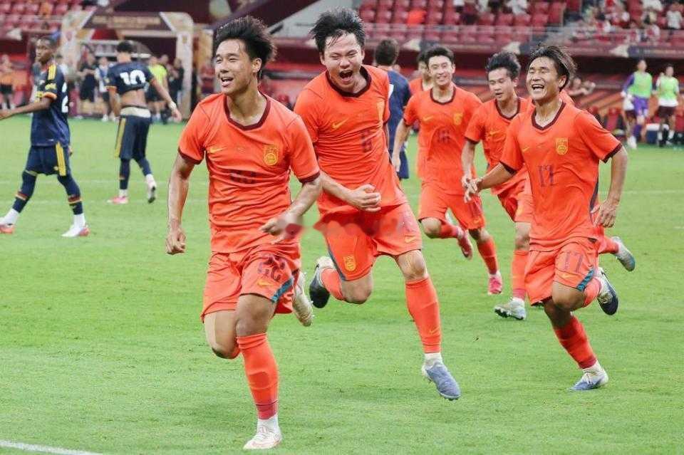 U17国足两连胜！完胜毕巴，程晟涵连场破门，赵松源中柱U17国足将晋级半决赛 程