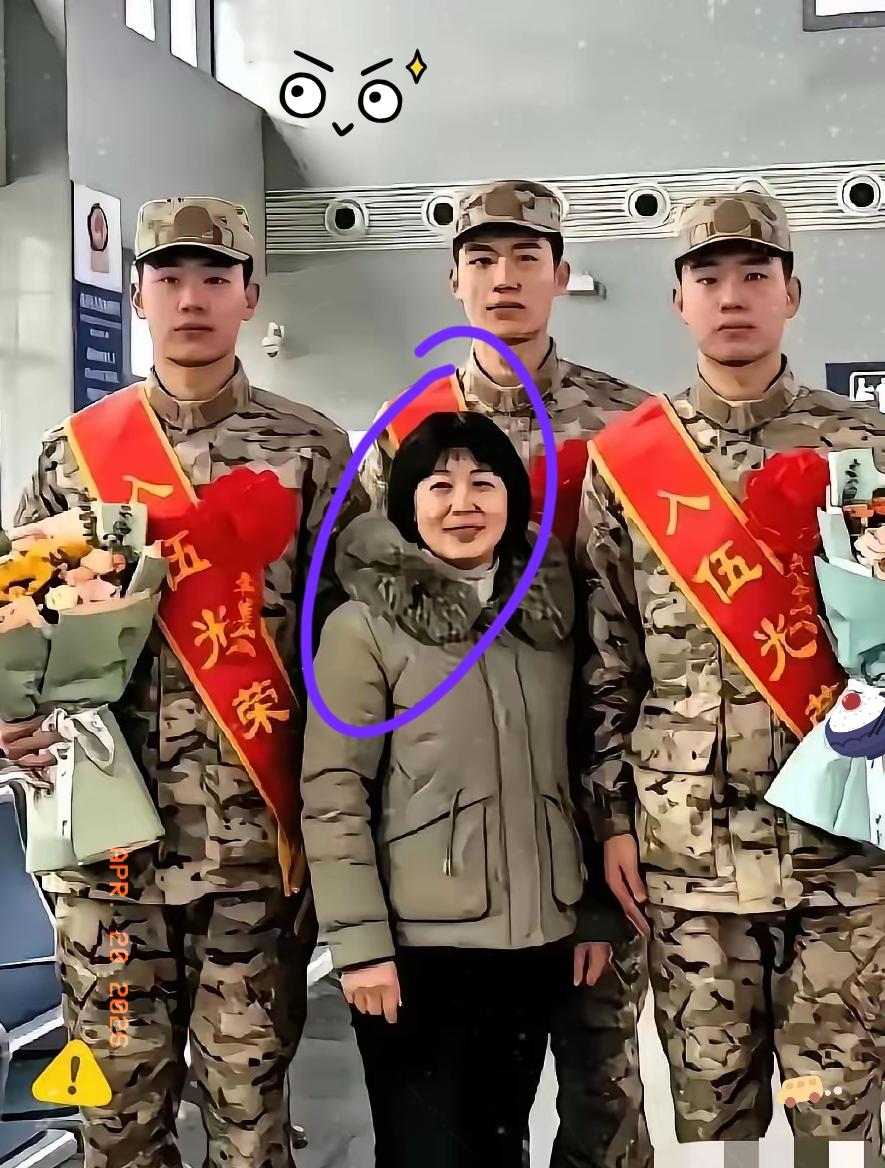 山东临沂沂南的张大姐今年59岁，二十一年前顶着38岁高龄生下三胞胎。男人走得早，