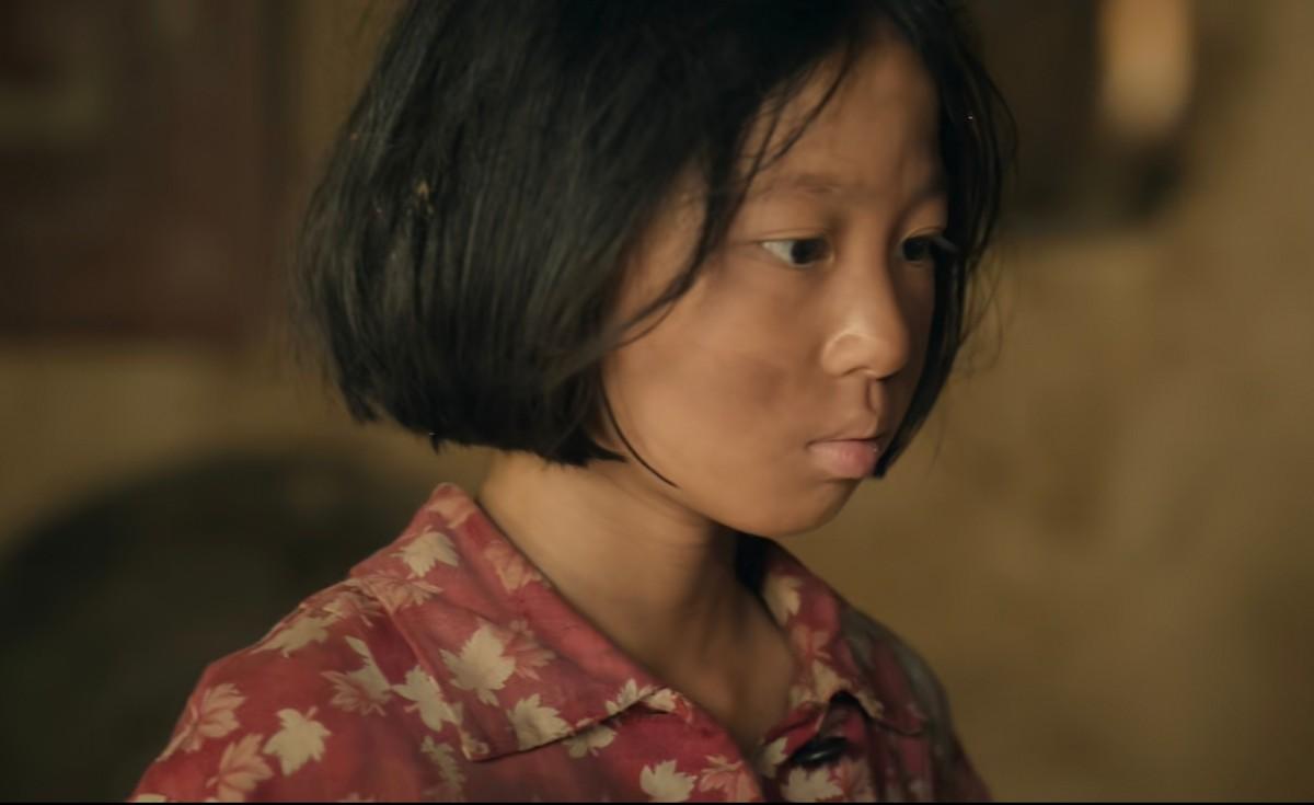 看到剧里忆秦娥出场的时候，我愣了。
原著里她是什么样？瘦小，高鼻梁，一说话就捂嘴