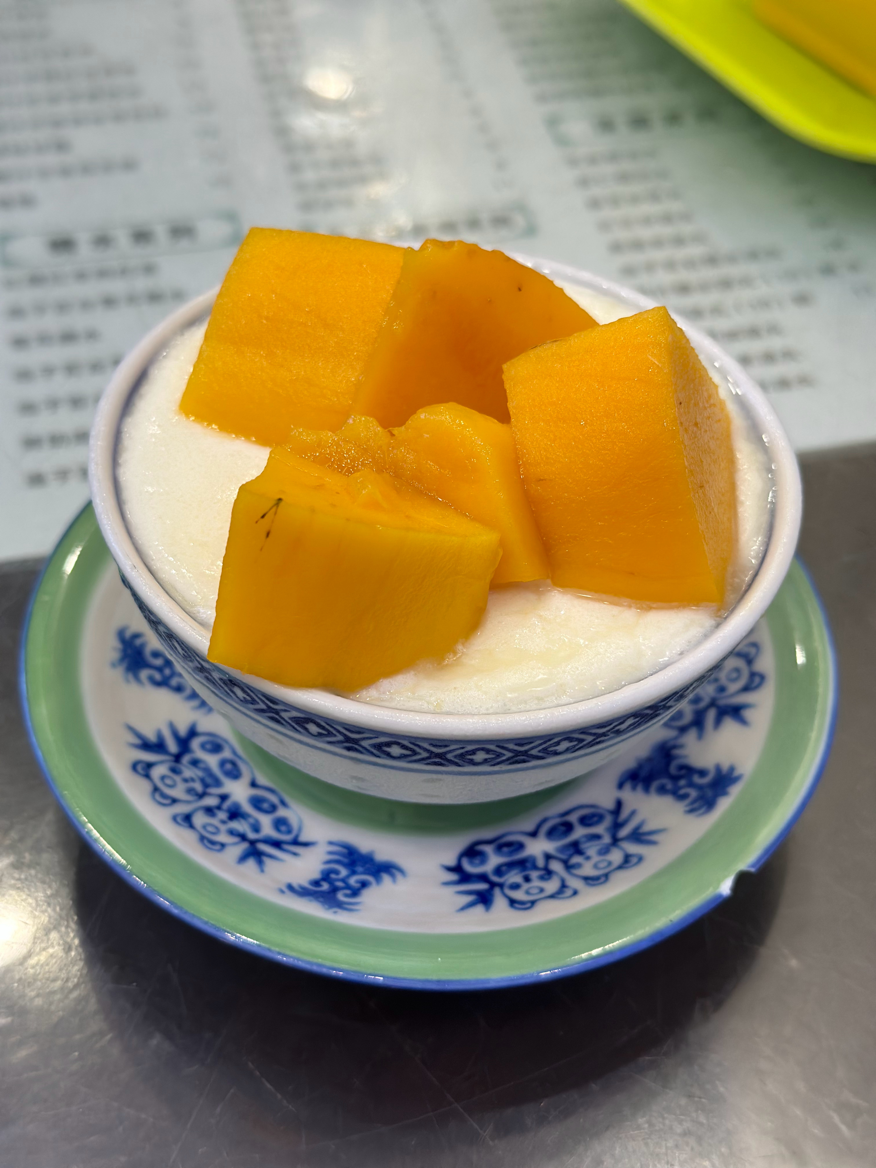 原来双皮奶是佛山特产 双皮奶是顺德特产之前去顺德玩吃过甜得快把我送走了（本人对甜