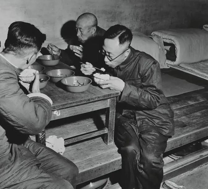 1959年，末代皇帝溥仪被特赦，周总理听闻后，精心筹备了一场宴会：溥仪先生你之后