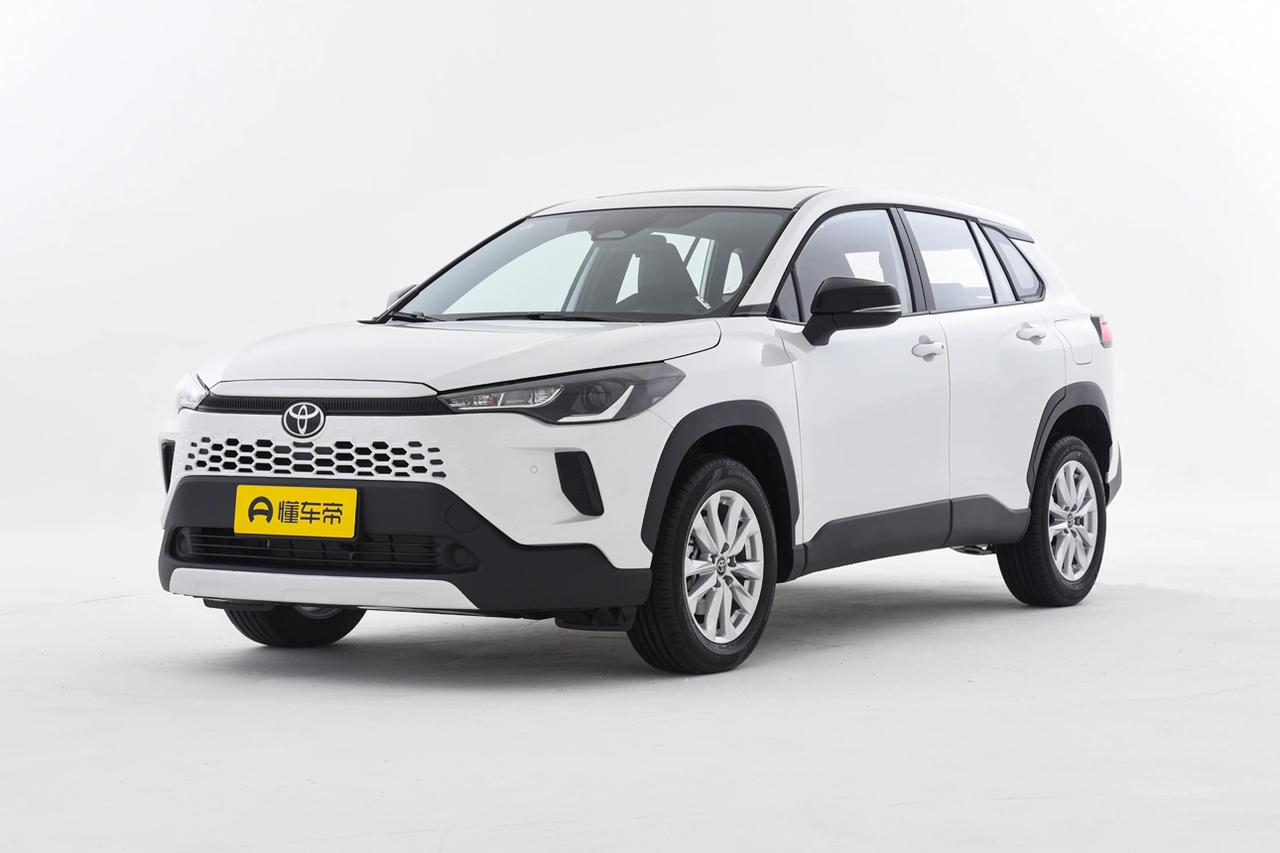 发小最近打算入手一辆家用SUV，于是我们特意花了一周时间走访本地三家丰田4S店，