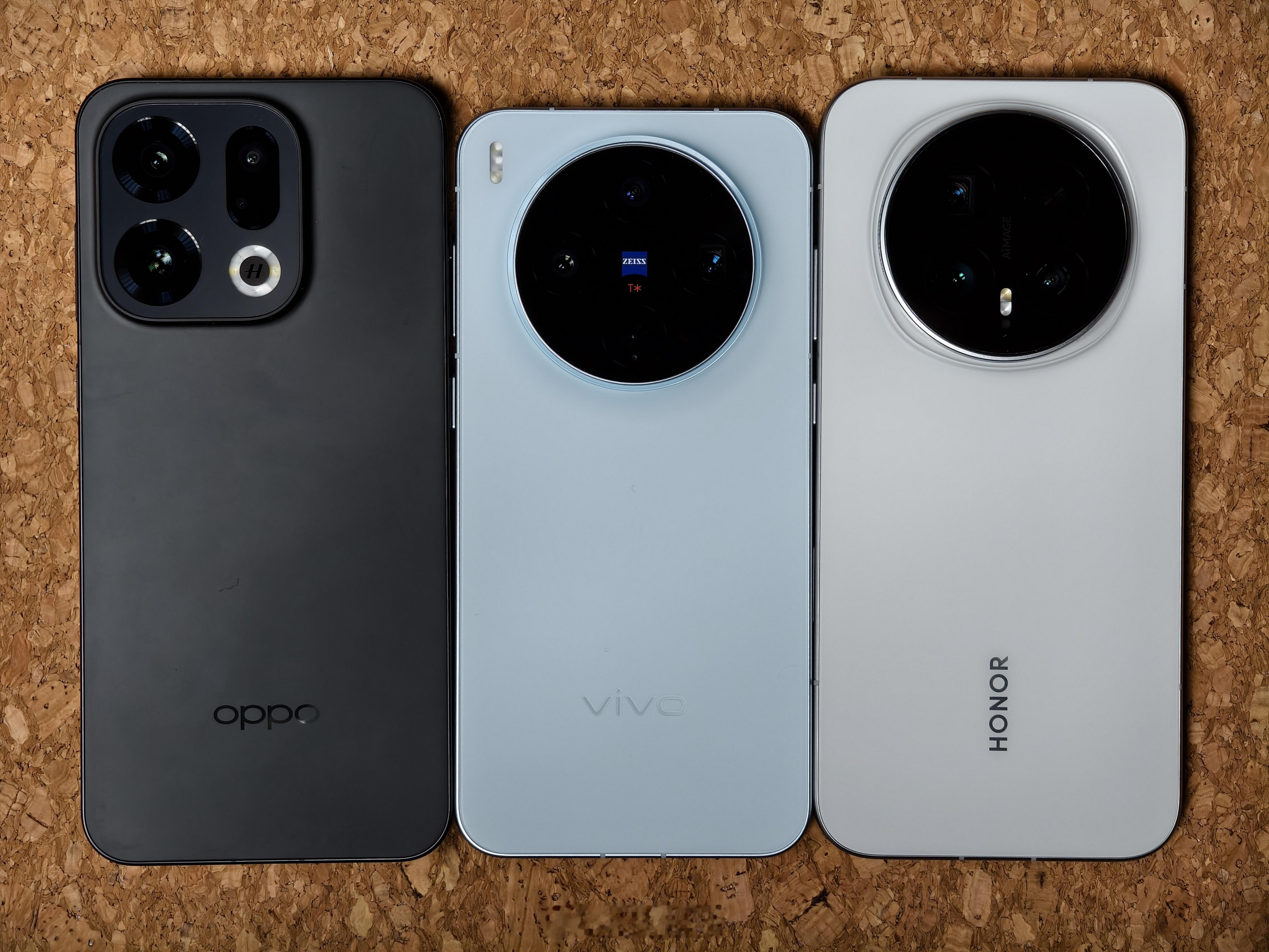 安卓虽然今年旗舰小屏（6.3英寸左右）只有小米和vivo可以选，但其他家的标准版