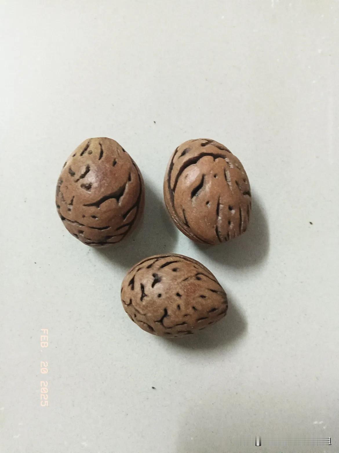 极品桃枭啊，我个人觉得呢。稍微打磨了一下，个头又大，表面又圆润，色泽也特别好看。