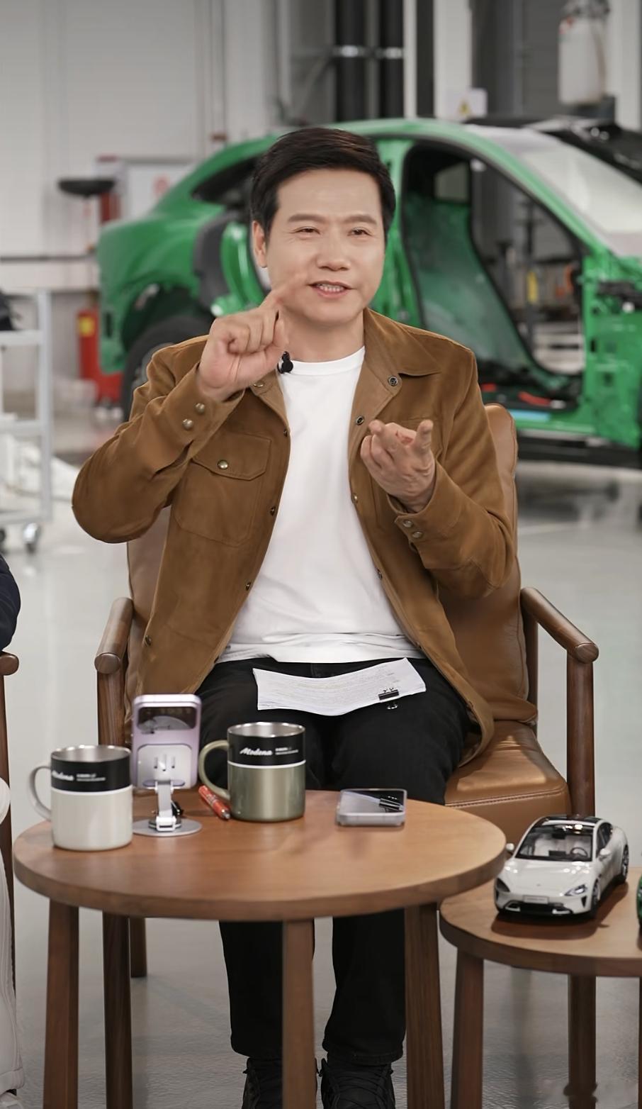 【雷军：骂小米确实有流量，但不要故意抹黑】雷军表示，骂小米确实有流量，但是一定要