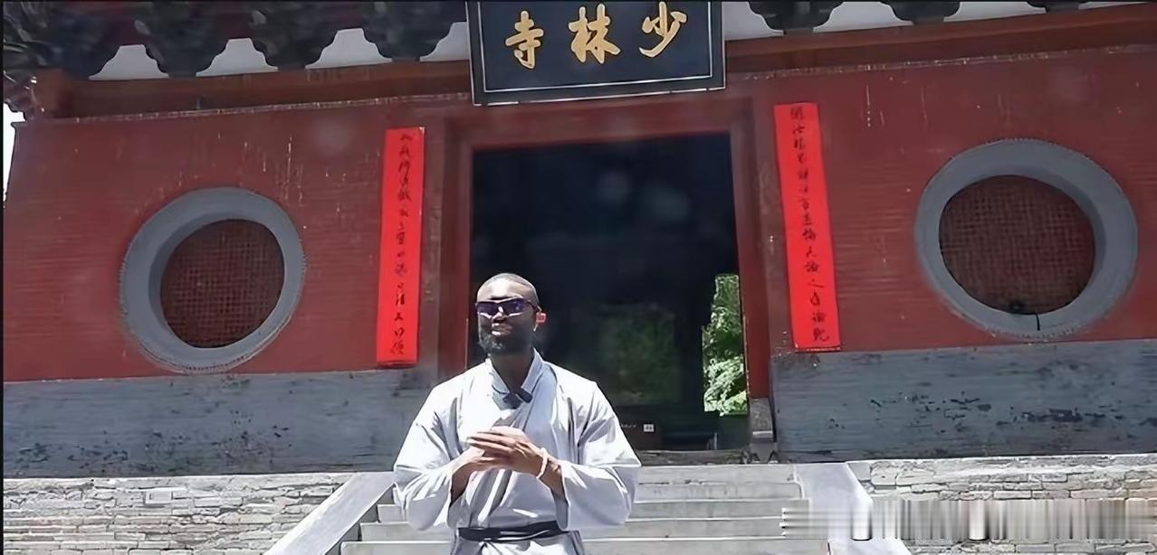 杰伦布朗随着文班亚马的步伐也来到少林寺学习，可以说未来会有更多的NBA球员来进修