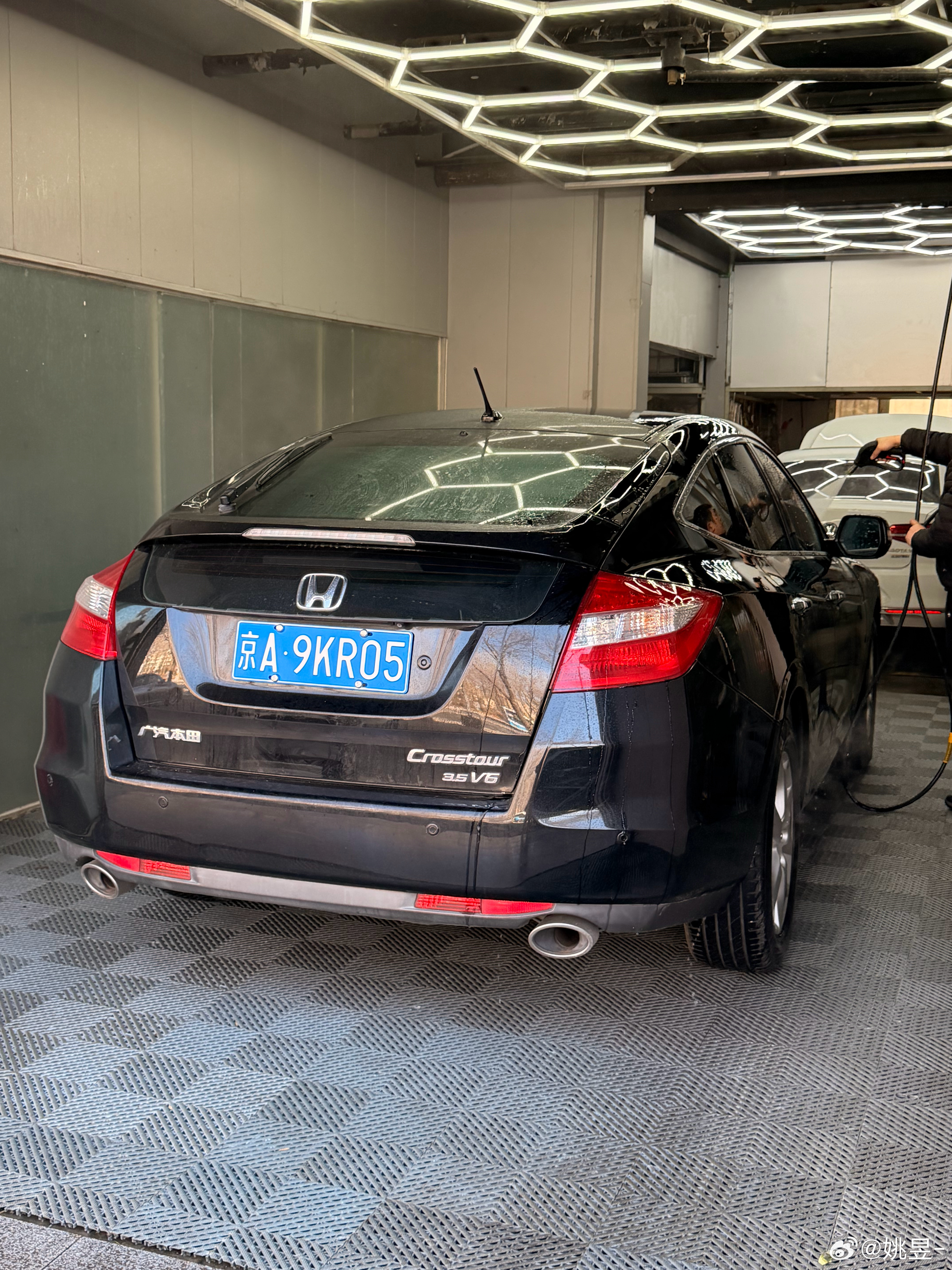 每次开歌诗图出来洗车都会掰扯一下这是不是SUVsuv洗车通常比轿车贵10块你们觉