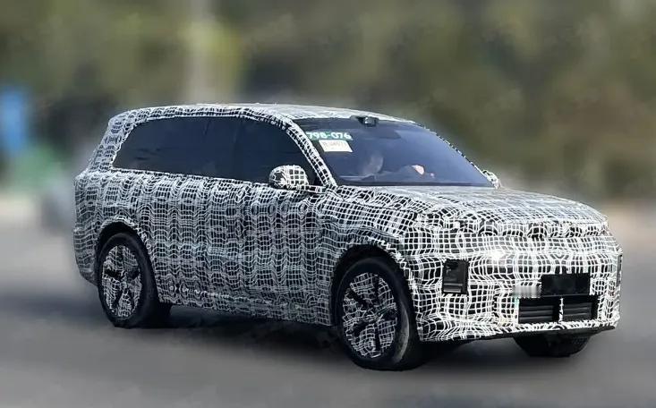 理想L9感觉很长时间没有被提起了，它的风光完全被其它9字辈的车抢占了，甚至连自家