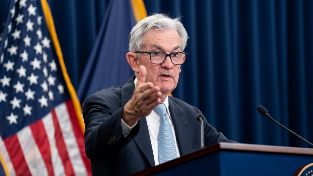 据《纽约时报》报道，美联储主席鲍威尔证实遭刑事指控威胁。
特朗普真是一个特立独行