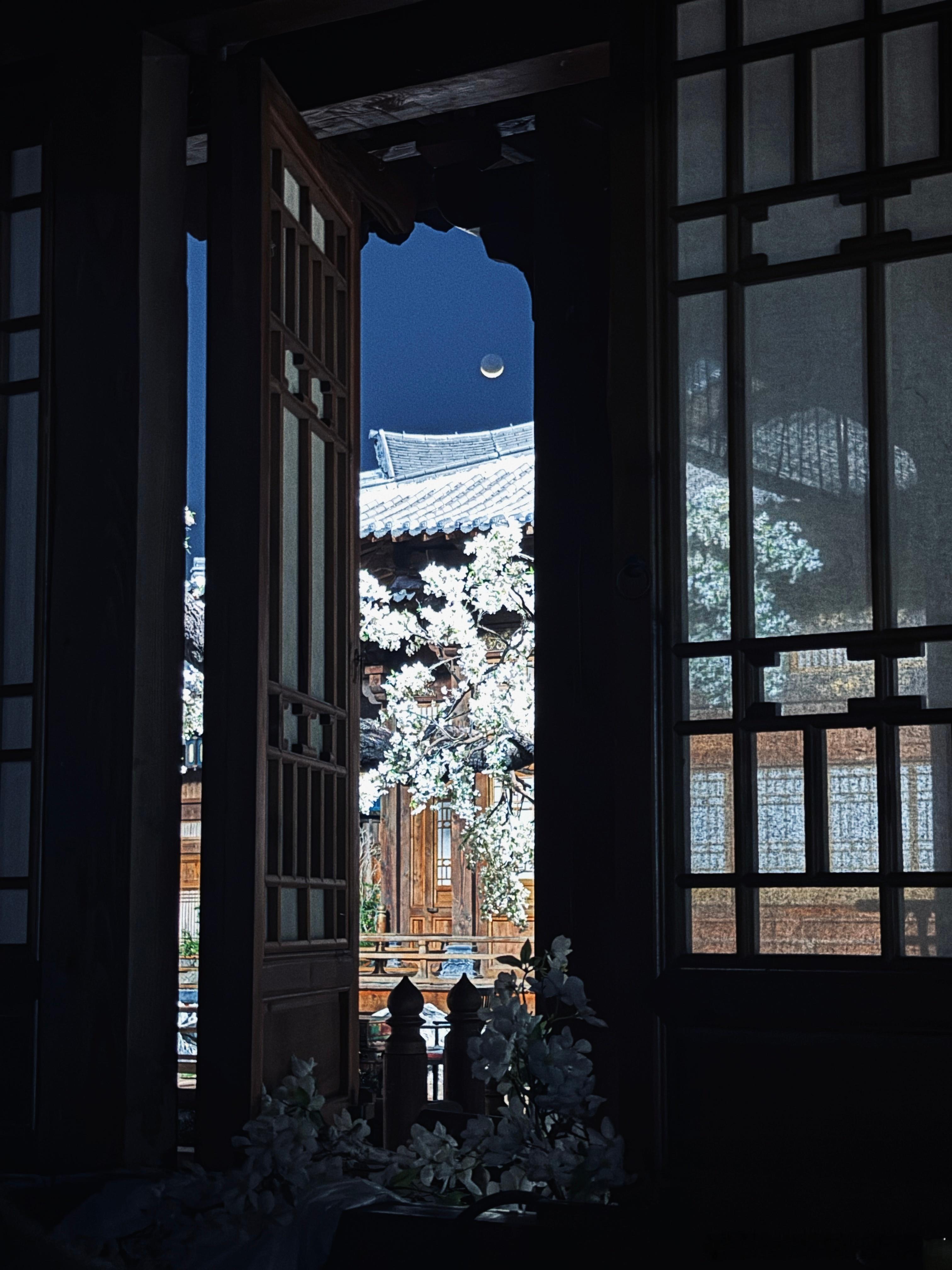 不得不说老公的拍照技术是真的好，这张空境太有意境了