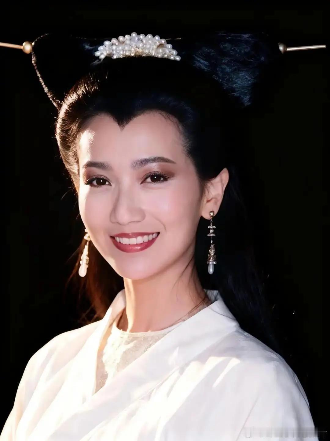 赵雅芝
白娘子造型[比心]