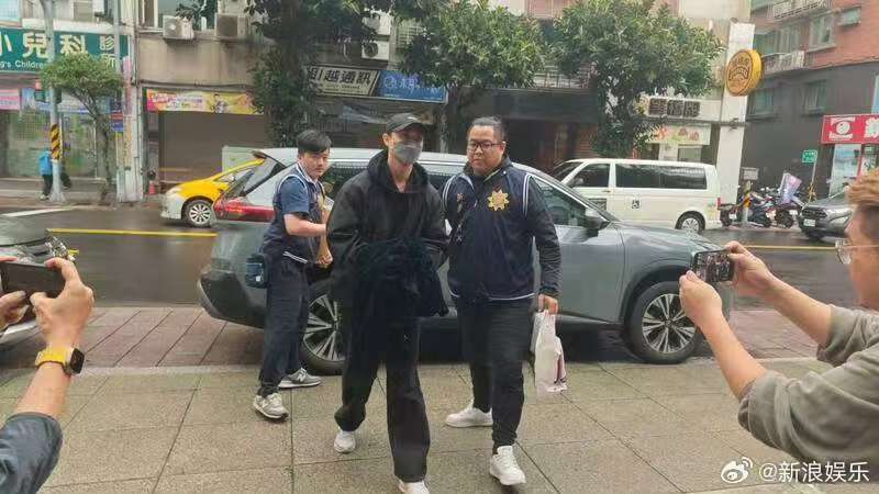 王子邱胜翊涉嫌逃兵役遭台检警拘捕据台媒，中国台湾省新北地检署针对逃兵役案，发动第